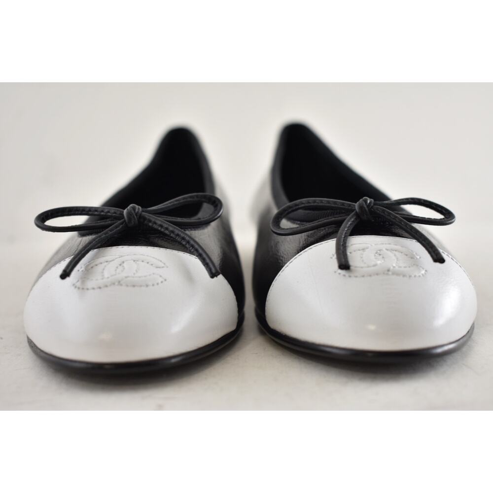 Chanel 26S Black White Crumpled Shiny Lambskin CC Bow Ballet Ballerina Flat 36 - Picture 11 of 16